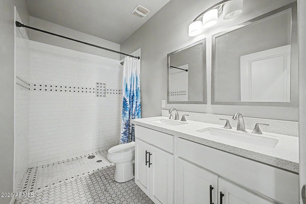 Image 29 of property listing at 1645 W WILLETTA Street, Phoenix, AZ 85007