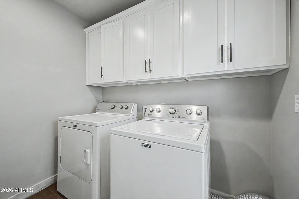 Image 32 of property listing at 1645 W WILLETTA Street, Phoenix, AZ 85007