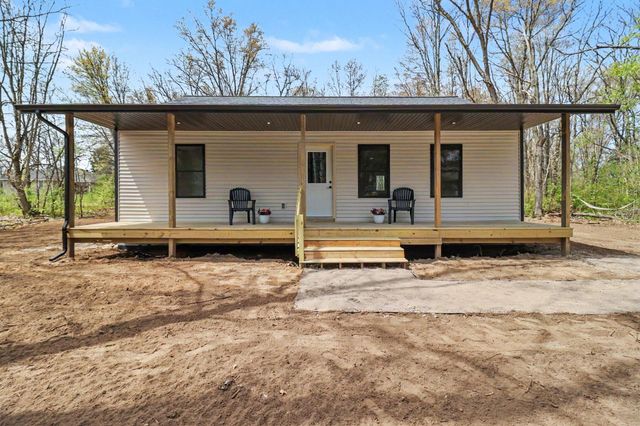 589 S Green Street, White Cloud, MI 49349