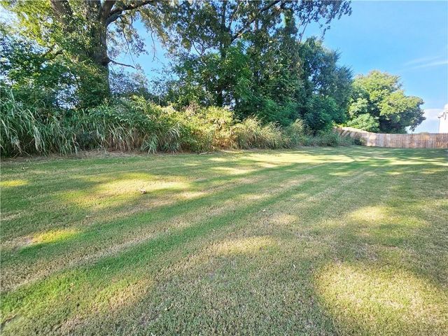 306 Walnut Grove Way, Pendergrass, GA 30567