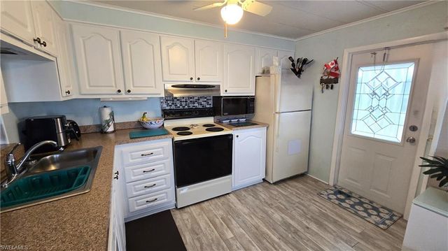 1480 Blue Heron DR, Englewood, FL 34224