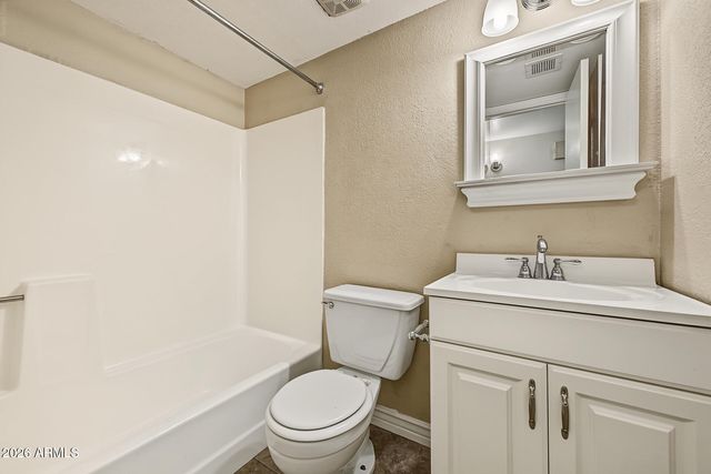 623 W GUADALUPE Road 229, Mesa, AZ 85210