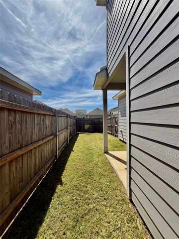 5664 Shore Point Trail, Fort Worth, TX 76119