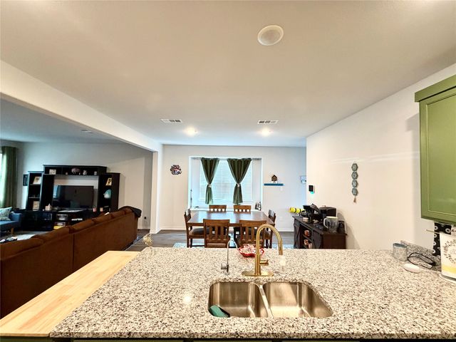 5664 Shore Point Trail, Fort Worth, TX 76119