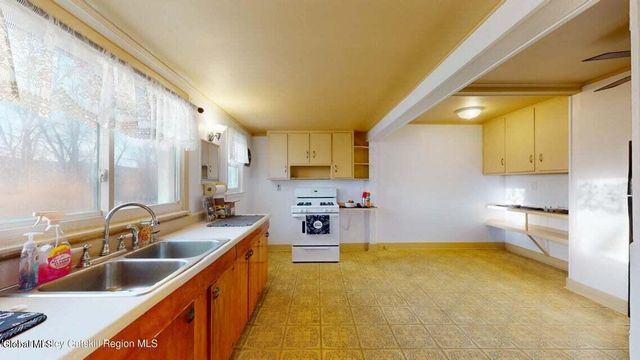 50 Kings Road, Coxsackie, NY 12051