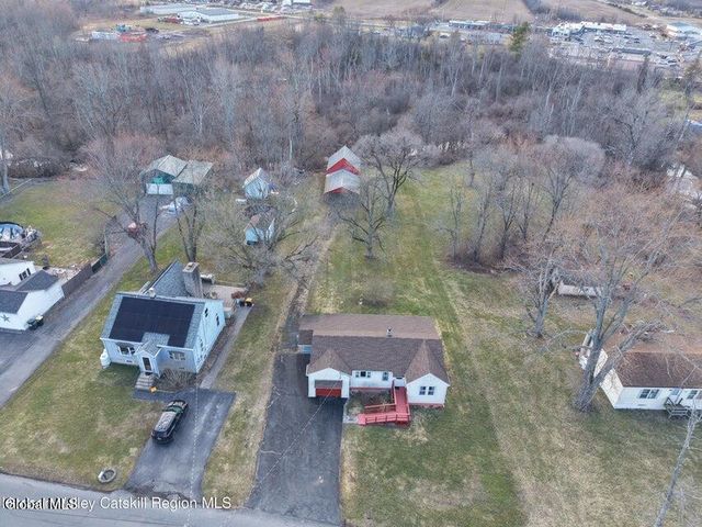 50 Kings Road, Coxsackie, NY 12051