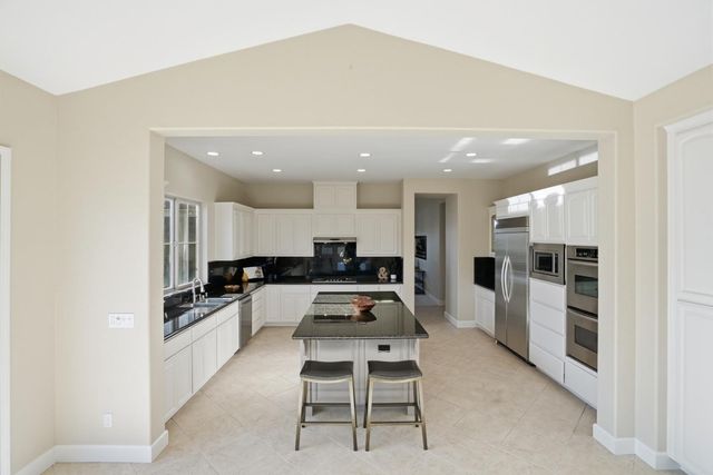 979 Via Rodriguez, San Juan Bautista, CA 95045