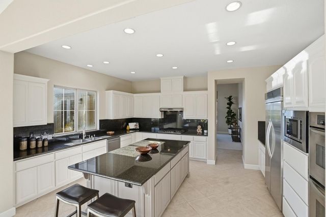 979 Via Rodriguez, San Juan Bautista, CA 95045