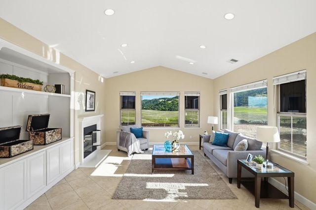 979 Via Rodriguez, San Juan Bautista, CA 95045