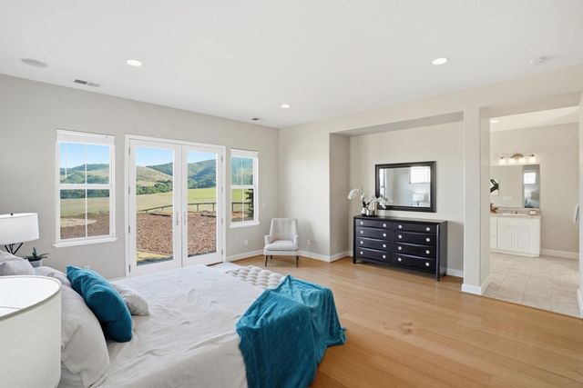 979 Via Rodriguez, San Juan Bautista, CA 95045