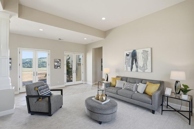 979 Via Rodriguez, San Juan Bautista, CA 95045