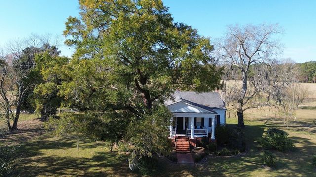 10463 County Line Road, Hemingway, SC 29554