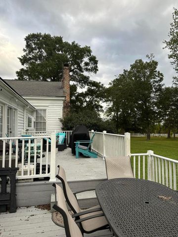 10463 County Line Road, Hemingway, SC 29554