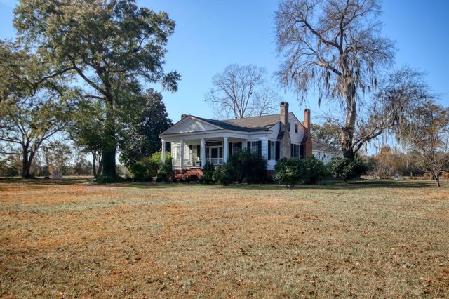 10463 County Line Road, Hemingway, SC 29554