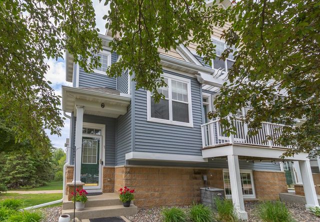 1691 Village Trail E 7, Maplewood, MN 55109