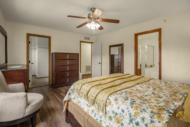 1691 Village Trail E 7, Maplewood, MN 55109