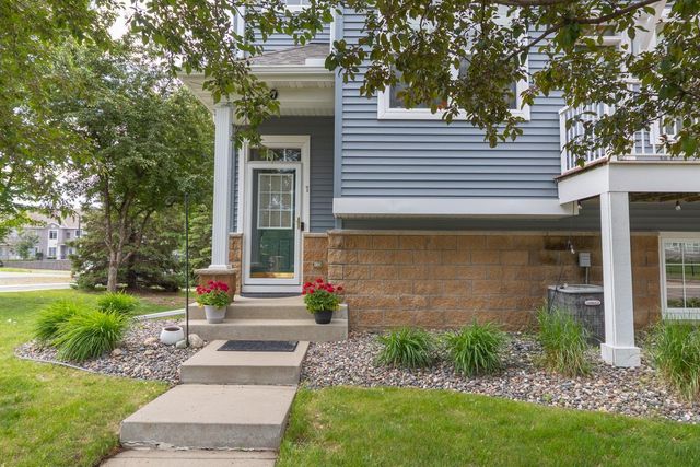 1691 Village Trail E 7, Maplewood, MN 55109