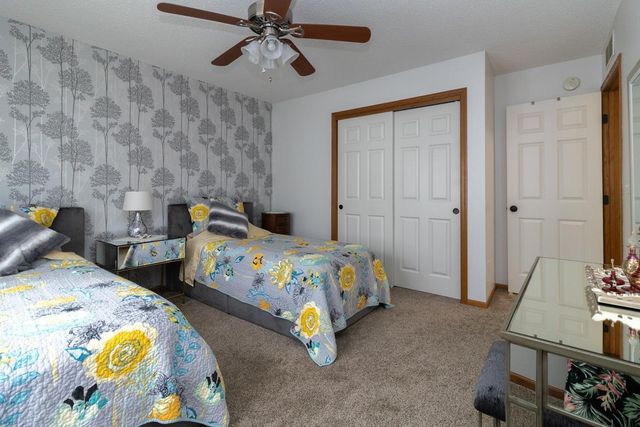 1691 Village Trail E 7, Maplewood, MN 55109