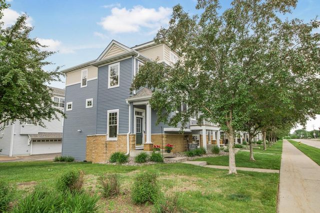 1691 Village Trail E 7, Maplewood, MN 55109