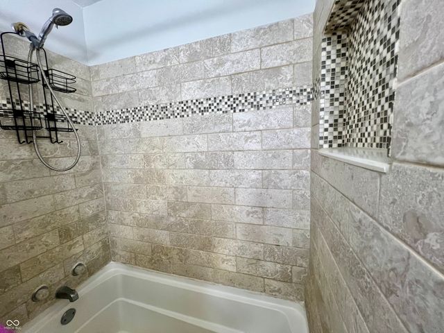 5860 Aho Drive, Avon, IN 46123