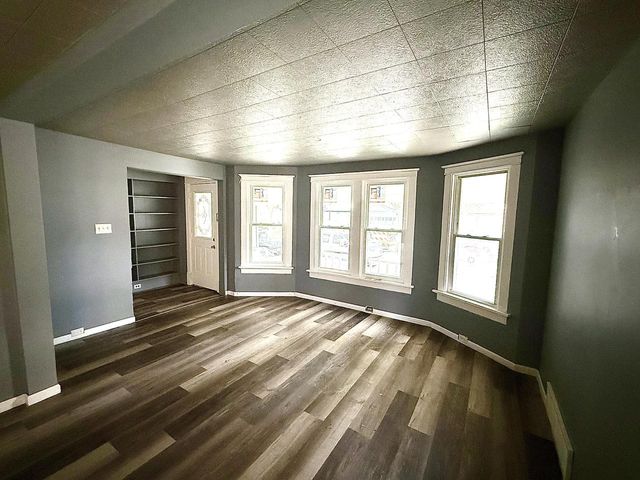1323 S 37th STREET, Milwaukee, WI 53215