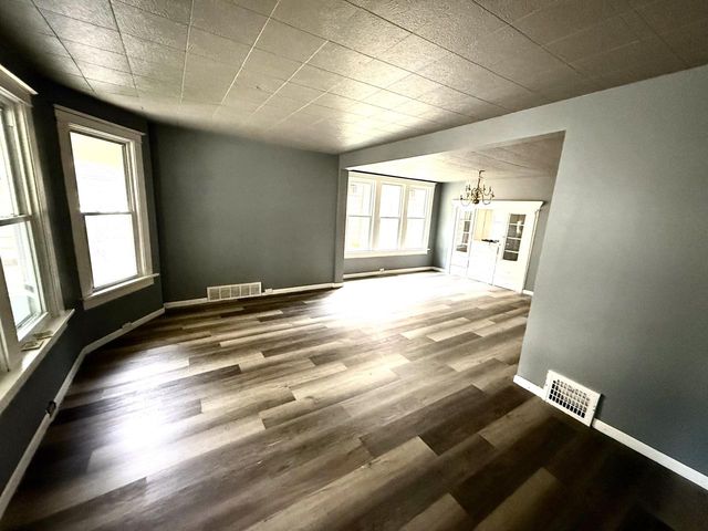 1323 S 37th STREET, Milwaukee, WI 53215