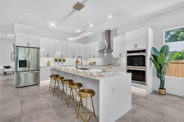 2419 HILLVIEW STREET, Sarasota, FL 34239