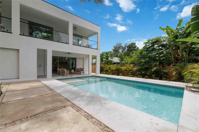 2419 HILLVIEW STREET, Sarasota, FL 34239