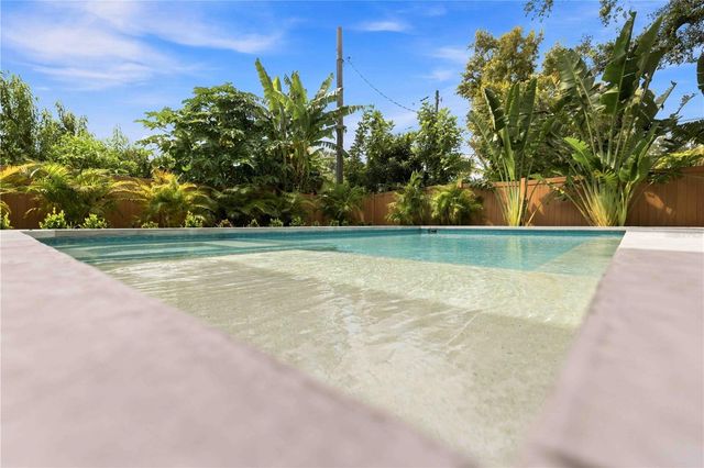 2419 HILLVIEW STREET, Sarasota, FL 34239