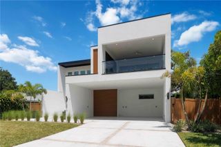 2419 HILLVIEW STREET, Sarasota, FL 34239