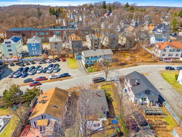 17 Vineyard St, Worcester, MA 01603