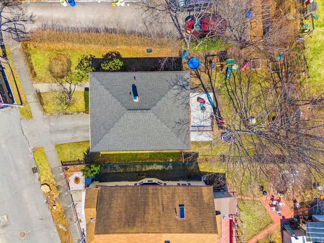 17 Vineyard St, Worcester, MA 01603