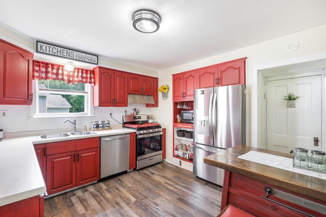 578 Tipton Avenue NW, Elk River, MN 55330