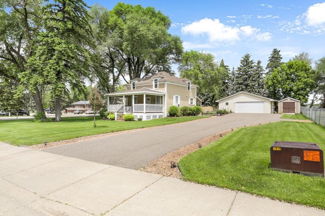 578 Tipton Avenue NW, Elk River, MN 55330