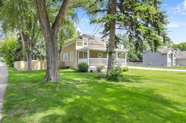 578 Tipton Avenue NW, Elk River, MN 55330