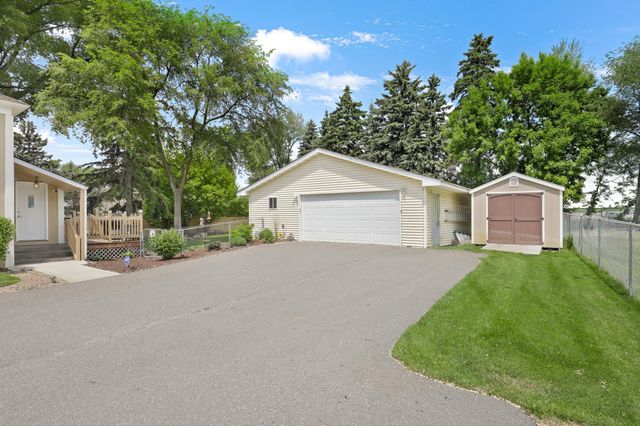 578 Tipton Avenue NW, Elk River, MN 55330