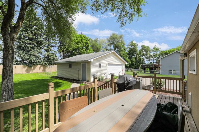 578 Tipton Avenue NW, Elk River, MN 55330