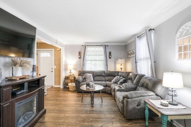 578 Tipton Avenue NW, Elk River, MN 55330