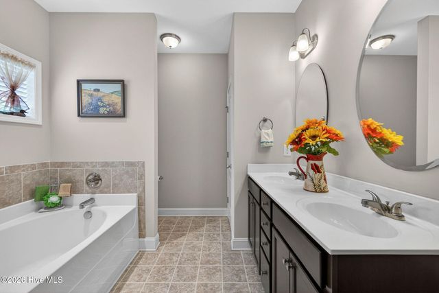 99 Thomas Lane, Hampstead, NC 28443