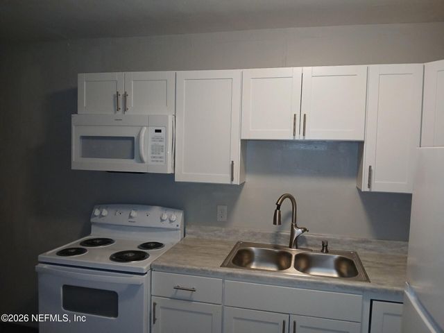 2117 SPRING PARK Road 3, Jacksonville, FL 32207