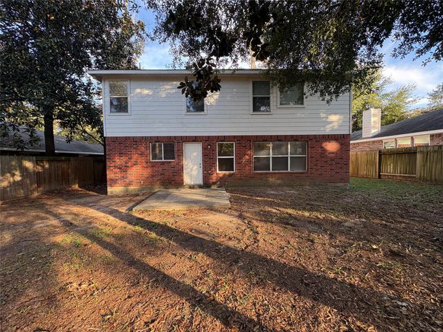 126 W Drifting Shadows Circle, Conroe, TX 77385