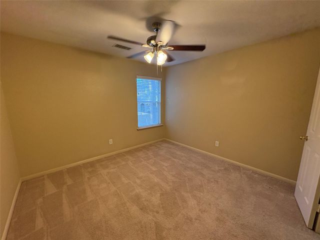 126 W Drifting Shadows Circle, Conroe, TX 77385