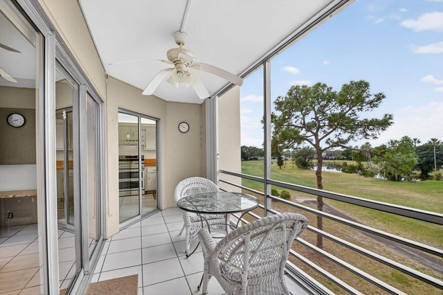 3871 Via Poinciana 404, Lake Worth, FL 33467
