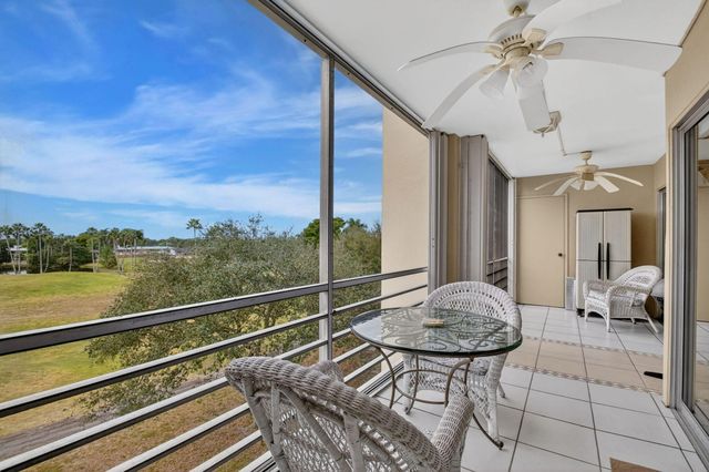 3871 Via Poinciana 404, Lake Worth, FL 33467