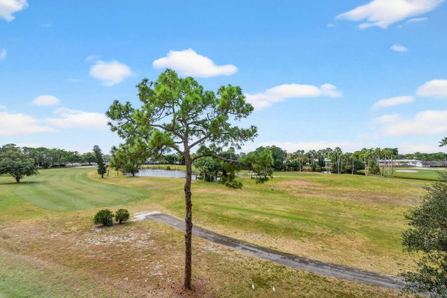 3871 Via Poinciana 404, Lake Worth, FL 33467
