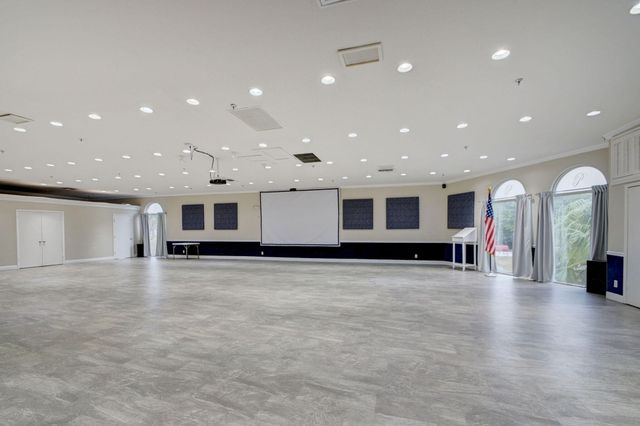 3871 Via Poinciana 404, Lake Worth, FL 33467