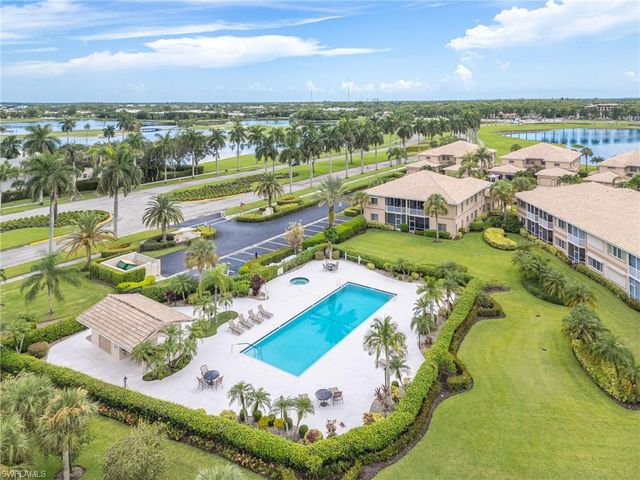 9022 Michael CIR 2, Naples, FL 34113