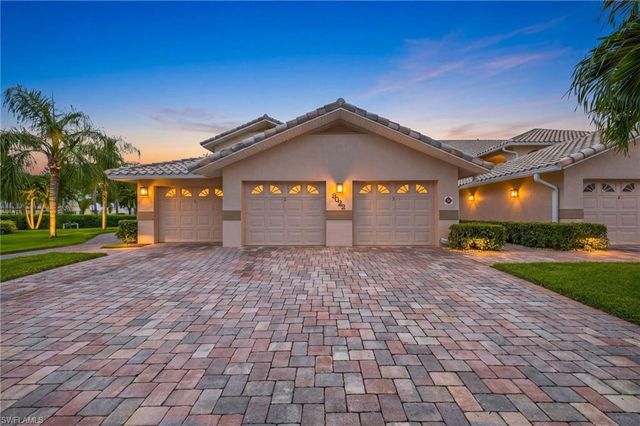9022 Michael CIR 2, Naples, FL 34113