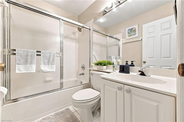 9022 Michael CIR 2, Naples, FL 34113