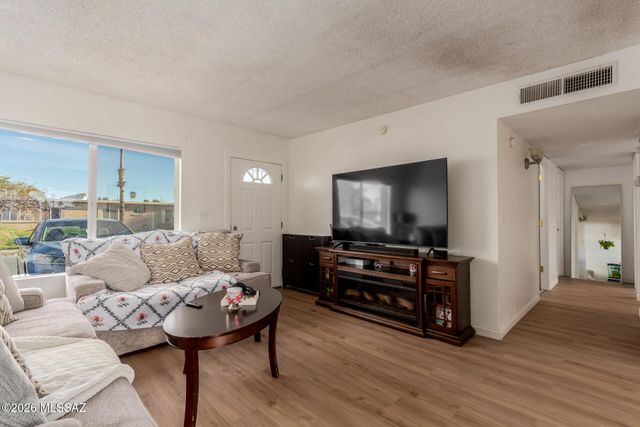 7131 E Portland Drive, Tucson, AZ 85730